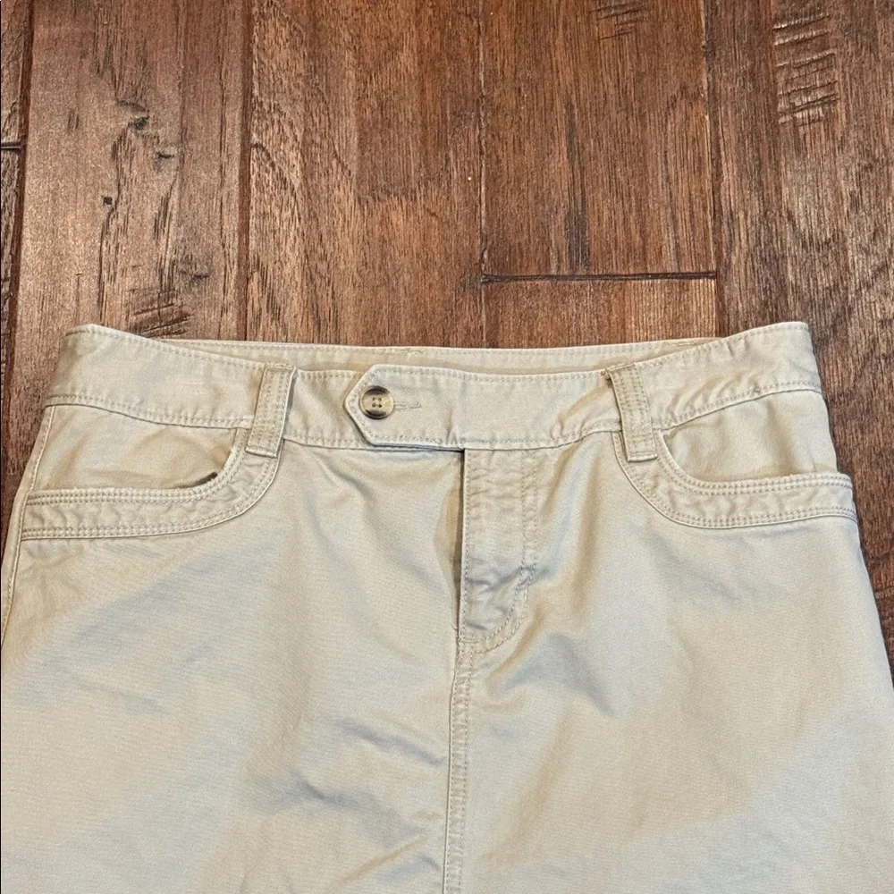 Size 6 Old Navy Beige Mini Skirt - Good Conditon